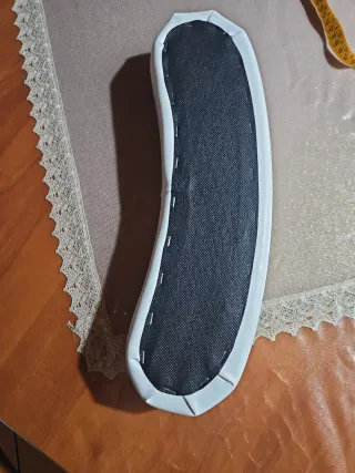 Poggiamano per ricostruzione unghie in pelle