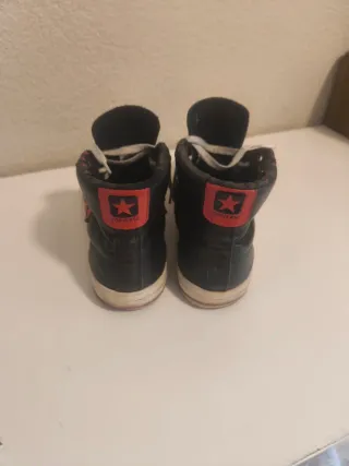 Zapatillas Converse altas negras y rojas