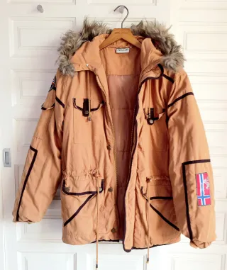 Parka Nebulus con capucha.