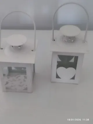 Piccole lanterne decorative bianche