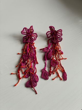 Pendientes flor y abalorios