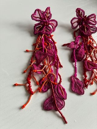 Pendientes flor y abalorios