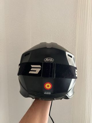 Casco Airoh Negro con Gafas Shot Race Gear