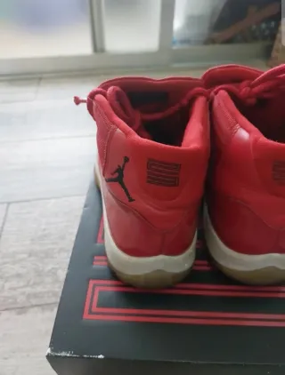 Zapatillas Jordan Rojas Talla 42