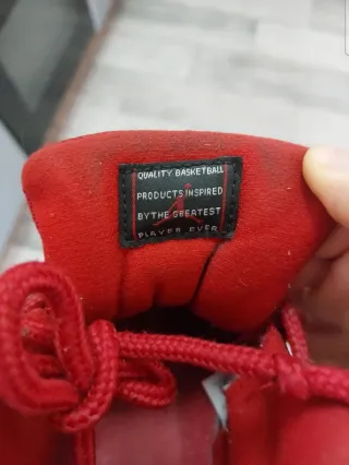 Zapatillas Jordan Rojas Talla 42