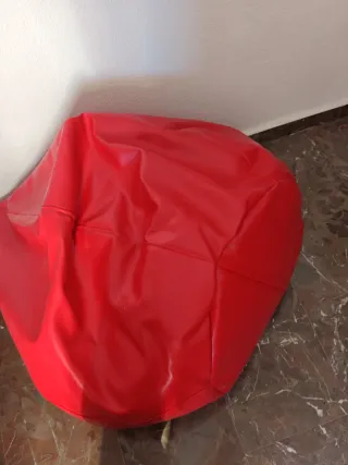 Puf rojo polipiel
