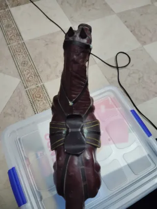 Figura caballo cuero