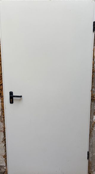 Puerta trastero blanca