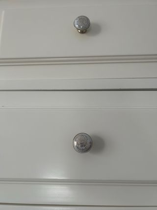 Cómoda infantil blanca con armario