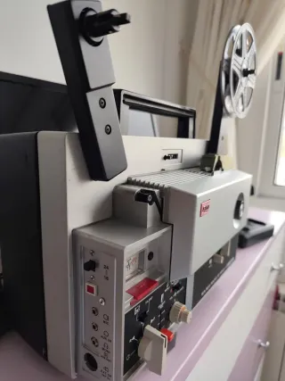 Proyector Súper 8 Elmo ST-600D