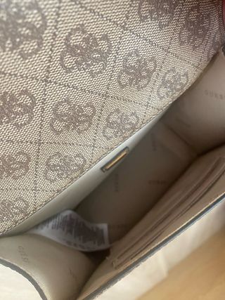 Bolso Guess Beige y Dorado