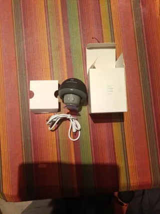 Cassa Bluetooth CESAREPOZZO a funghetto ventosa