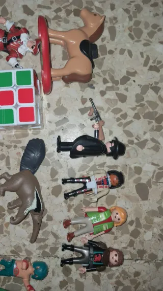 Lote Juguetes Playmobil y Figuras