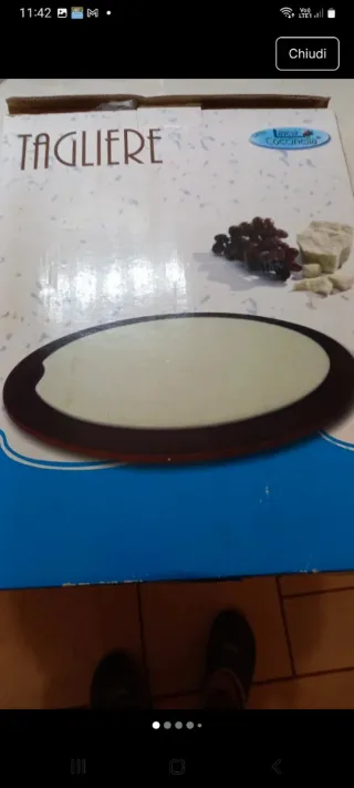 Tagliere in legno e ceramica per servire