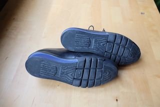 Zapatos Camper Negros Cordones y Suela Azul