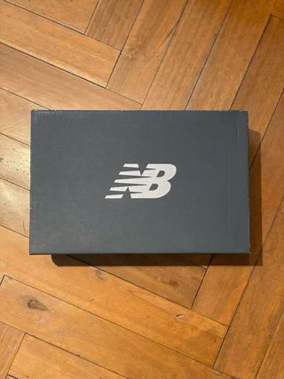 Zapatillas New Balance 574 talla 44 sin usar.