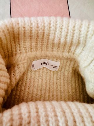 Jersey de cuello alto beige