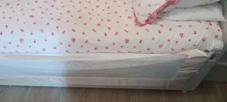 Barrera de seguridad para cama infantil