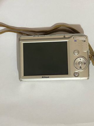 Cámara Nikon Coolpix 7.1 MP