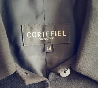 Traje chaqueta y falda negro