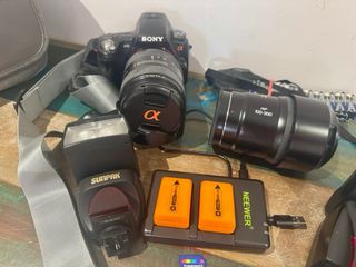 Sony A55 + Lente 16-105mm OSS y más extras