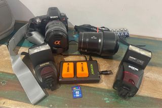 Sony A55 + Lente 16-105mm OSS y más extras