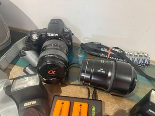Sony A55 + Lente 16-105mm OSS y más extras