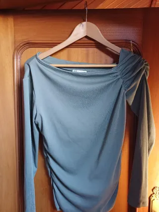 Camiseta verde drapeada