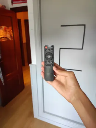 Mini Proyector LED HDMI USB Blanco/Amarillo