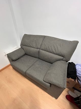 Sofá de 2 plazas gris. ¡ÚLTIMA SEMANA!