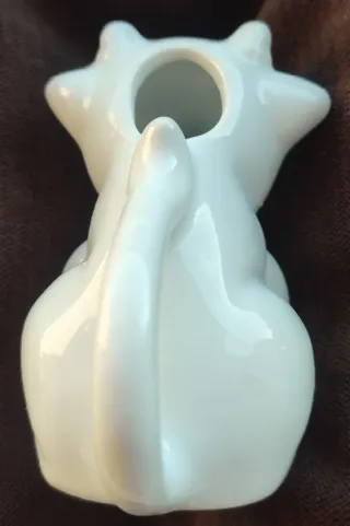 Jarra pequeña de leche de porcelana