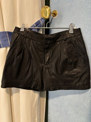 Pantalón corto de piel negro