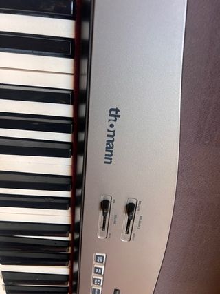 Piano Thoman 5100 - No funciona. Para piezas