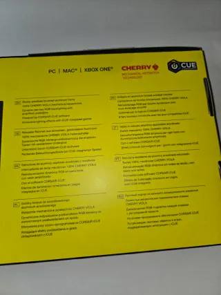 Teclado Corsair K60 RGB Pro e Cuffie Razer