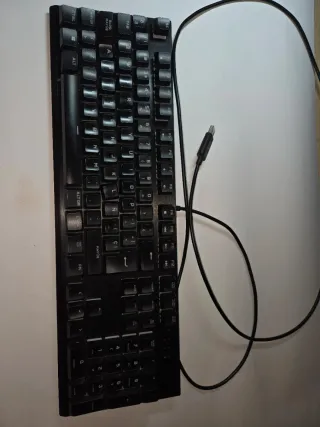 Teclado Corsair K60 RGB Pro e Cuffie Razer