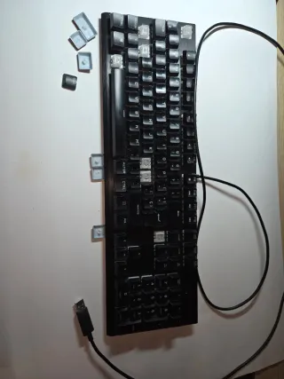 Teclado Corsair K60 RGB Pro e Cuffie Razer