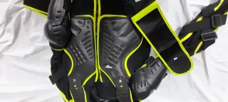 Peto Protección Moto Negro y Amarillo XL