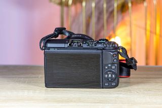 Canon M3 + adattatore Meike EF - Corpo macchina