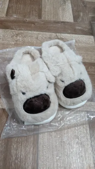 Zapatillas Capibara Beige y Marrón. Talla 40