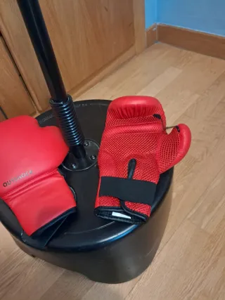 Puching ball. Boxeo. Saco boxeo con muelle y base
