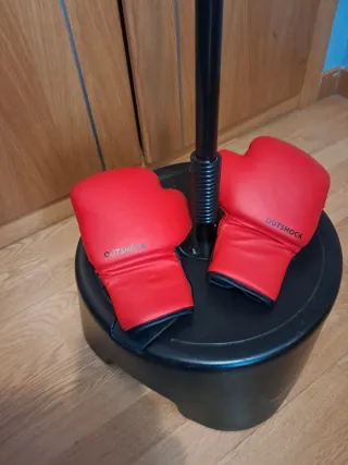 Puching ball. Boxeo. Saco boxeo con muelle y base