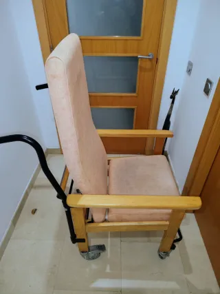Silla ortopédica personas de movilidad reducida.