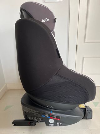 Seient de cotxe Joie. Silla de coche Joie negra