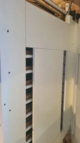 Cuna, chichonera, sábanas y colchón