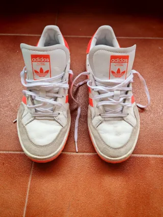 Adidas Talla 41 1/3 Blancas y Naranja