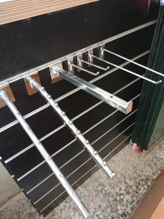 LIQUIDACIÓN LOTE MOBILIARIO TIENDA