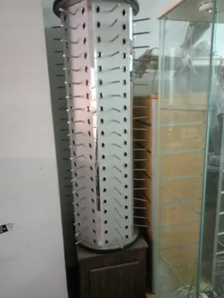 LIQUIDACIÓN LOTE MOBILIARIO TIENDA