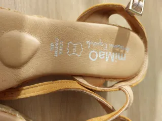 Sandalias cuña Mimao beige/marrón