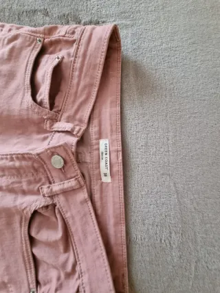 Vaqueros pitillo rosas