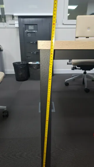 Mesa de oficina madera y metal